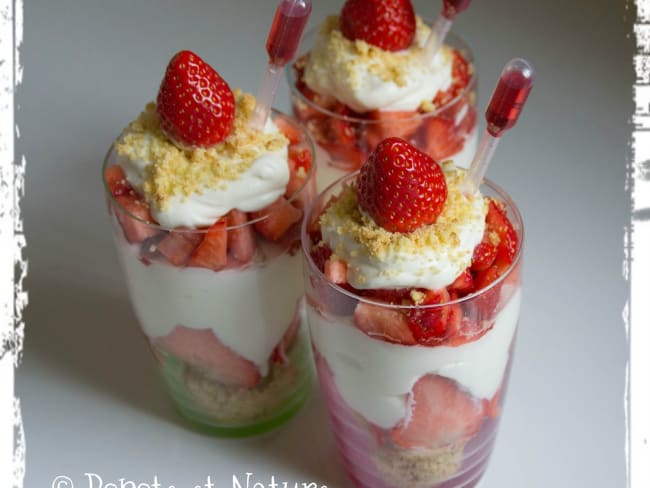 Gourmandises aux fraises à la chantilly au mascarpone et aux sablés breton