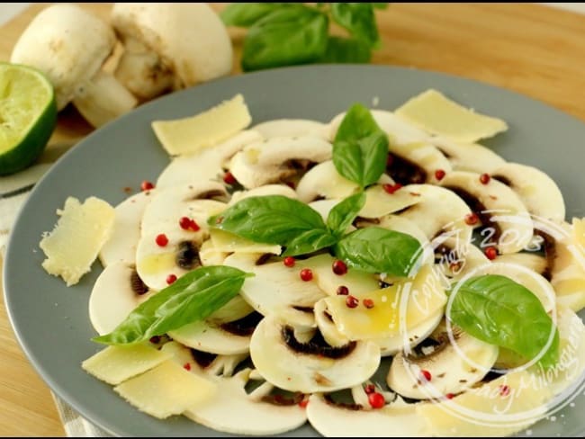 Carpaccio de champignons au parmesan