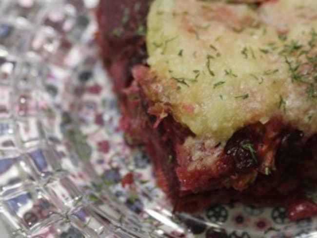 Gratin de betteraves, pommes de terre, raifort et maquereau fumé