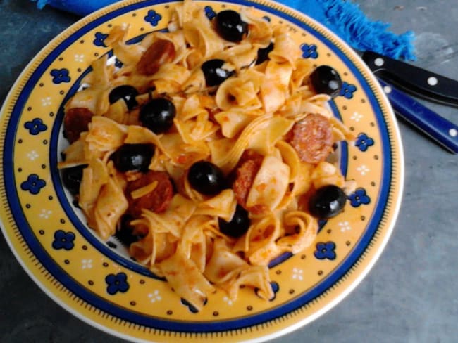 Pâtes à l’espagnole, sauce tomate et chorizo