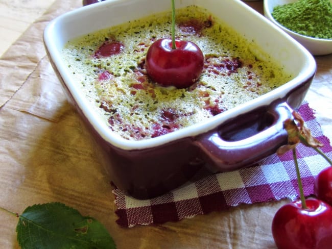 Crèmes dessert aux cerises et au thé Matcha