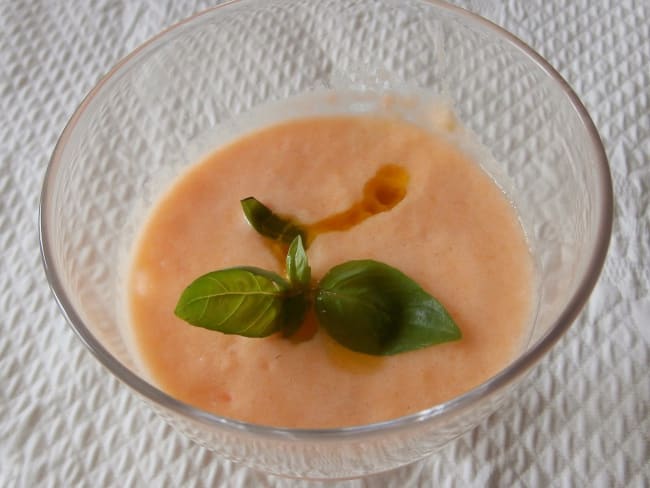 Soupe de melon, basilic, huile d'olive