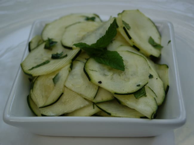 Salade de courgettes à la menthe