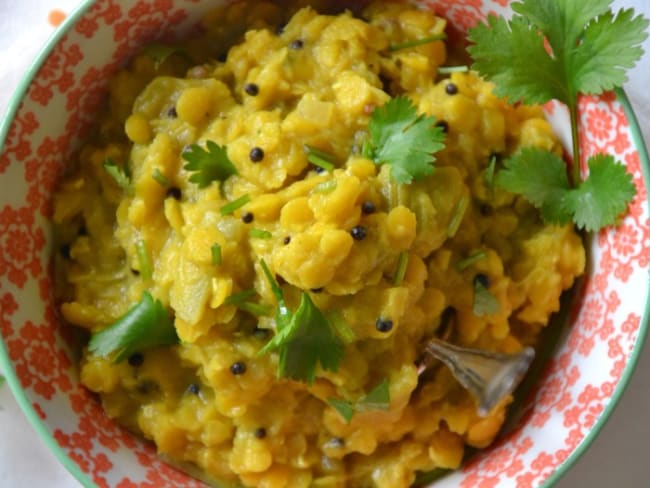 Dhal de lentilles corail à la rhubarbe