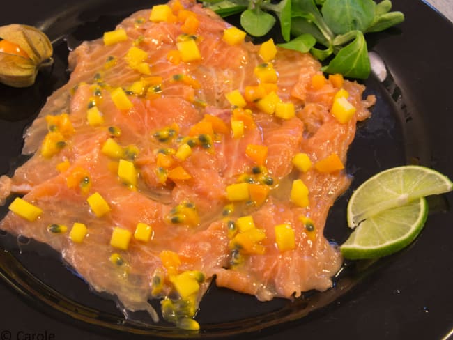 Carpaccio de saumon aux fruits exotiques