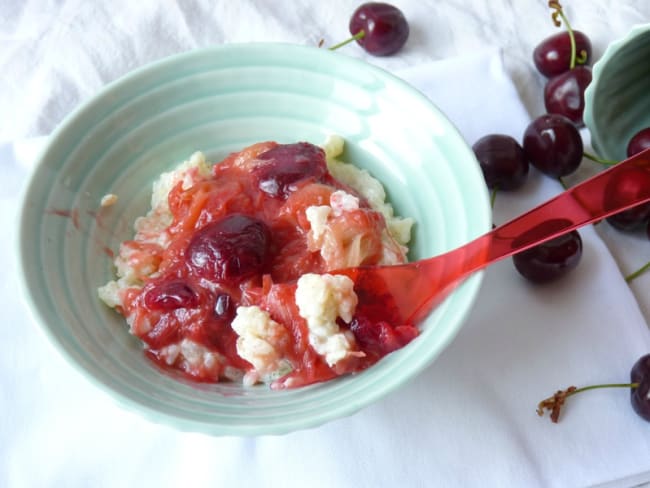 Riz au lait à la rhubarbe et à la cerise