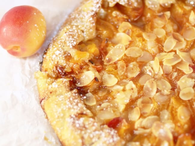 Tarte rustique abricots et amandes