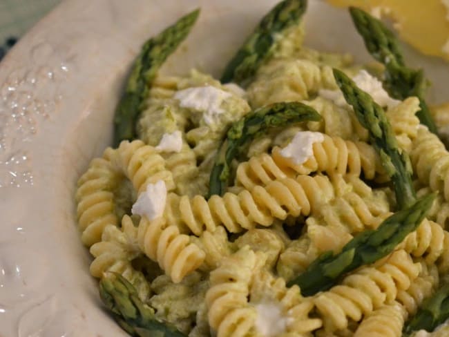 Fusilli à la crème d'asperge et au chèvre frais