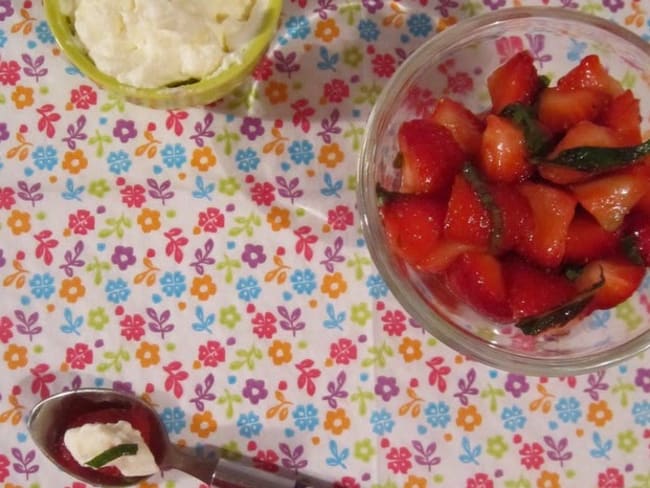 Salade de fraises à la menthe