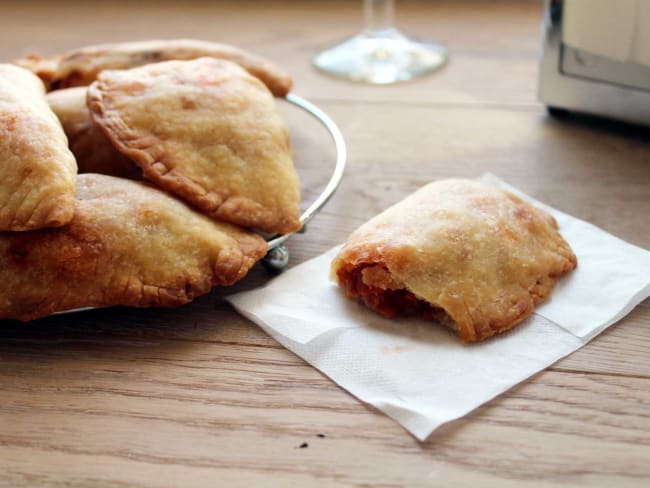 Les empanadillas aux tomates, thon et poivrons