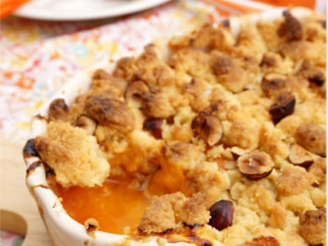 Crumble abricot noisettes