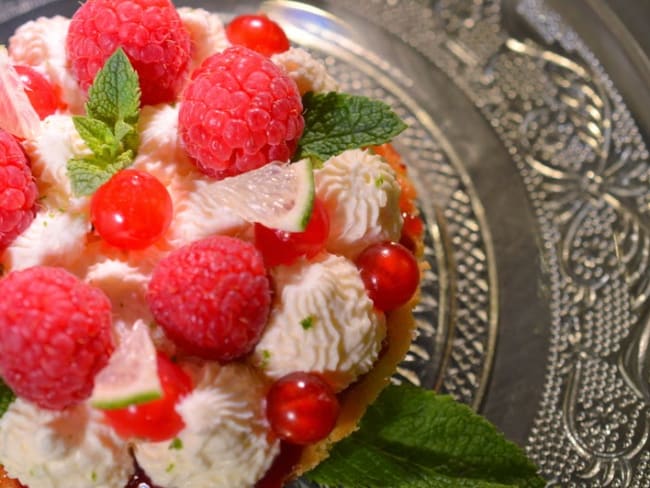 Biscuits à la pistache, chantilly mascarpone-citron vert et fruits rouges