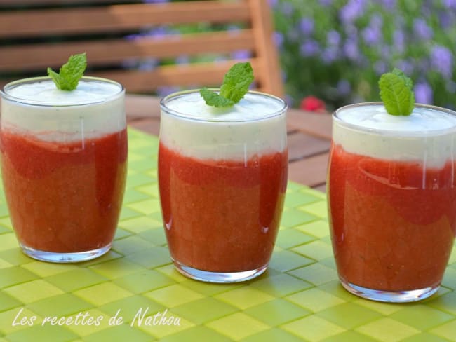 Soupe de fraises et yaourt à la menthe