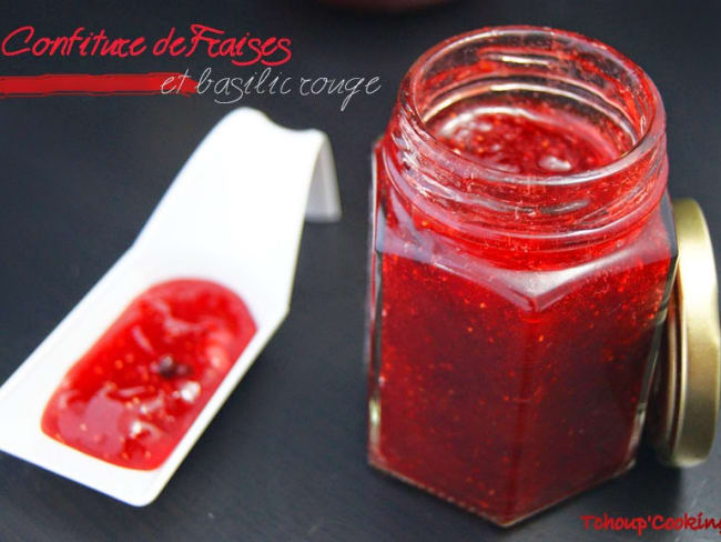 Confiture de fraises et basilic rouge ou pourpre