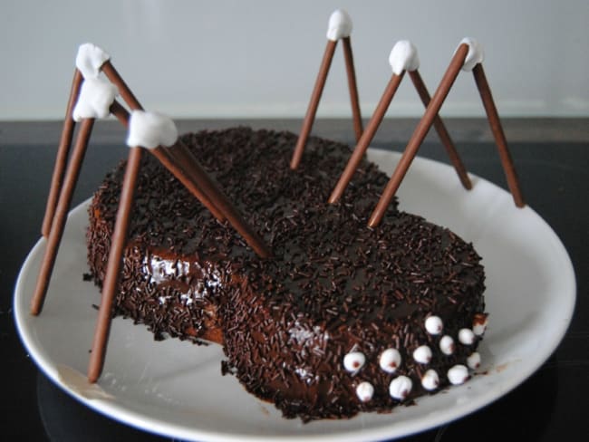 Gâteau araignée pour fêter halloween avec les enfants