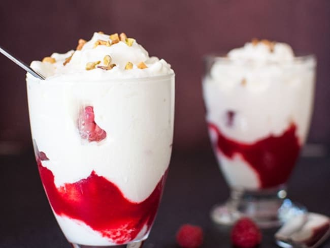 Liégeois à la framboise et glace vanille