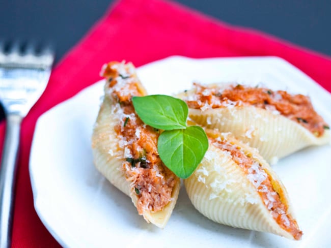 Conchiglionis farcis au lapin, à la tomate et aux herbes