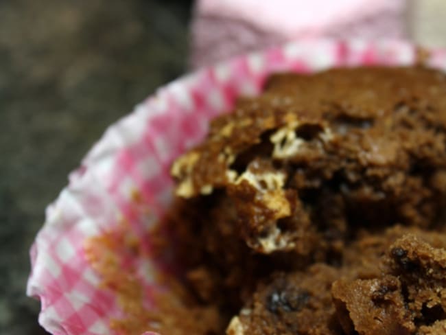 Muffins tout chocolat et guimauve