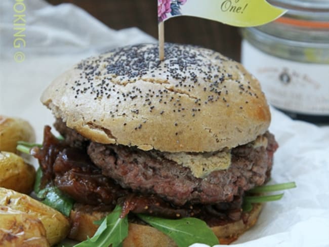 Burger compotée d'oignons aux figues et sauce foie gras