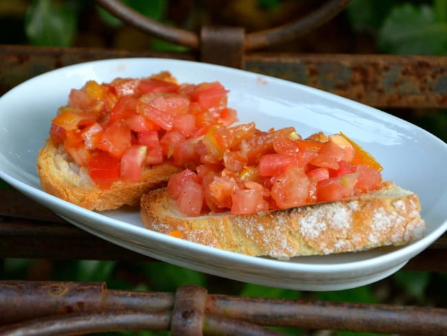 Pan con tomate