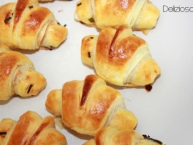 Les mini croissants au saumon