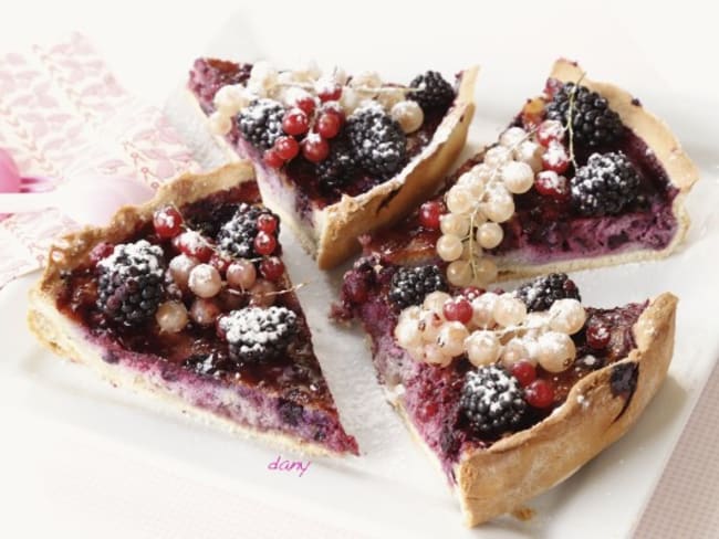 Tarte aux fruits des bois et crème de noisettes