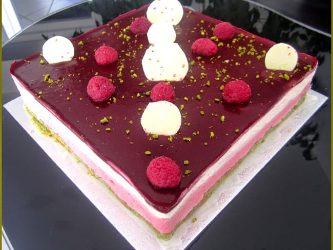 Bavarois framboise chocolat blanc pistache