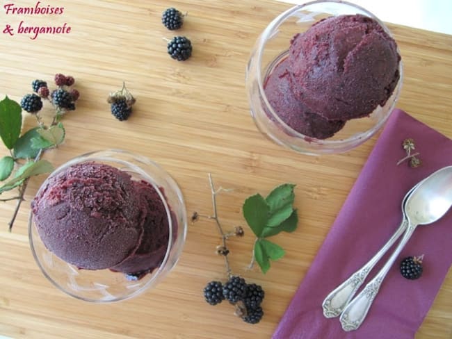 Sorbet aux mûres et au citron vert légèrement acidulé