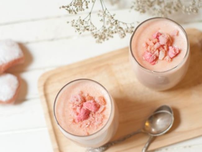 Crèmes pleins de douceur aux biscuits roses de Reims et chocolat blanc