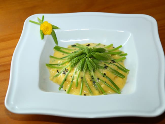 Oeufs brouillés aux ornithogales (petites asperges sauvages)