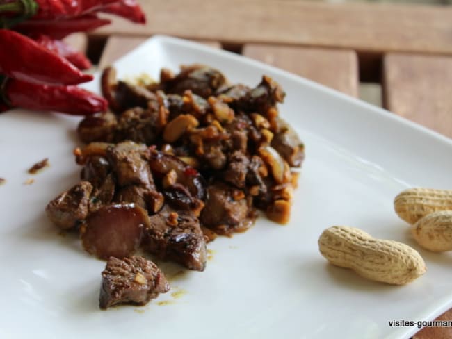 Foies de volaille sauté aux cacahuètes et sauce soja