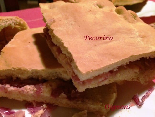 Schiacciata aux oignons et pecorino