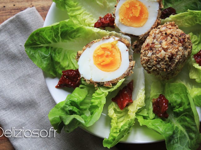 Oeufs panés aux noisettes pour des salades composées