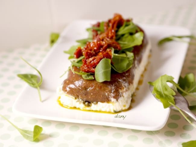 Terrine de ricotta, aubergines, pesto et tomates confites