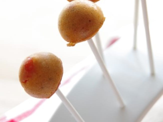 Cake pops aux tomates cerises et origan