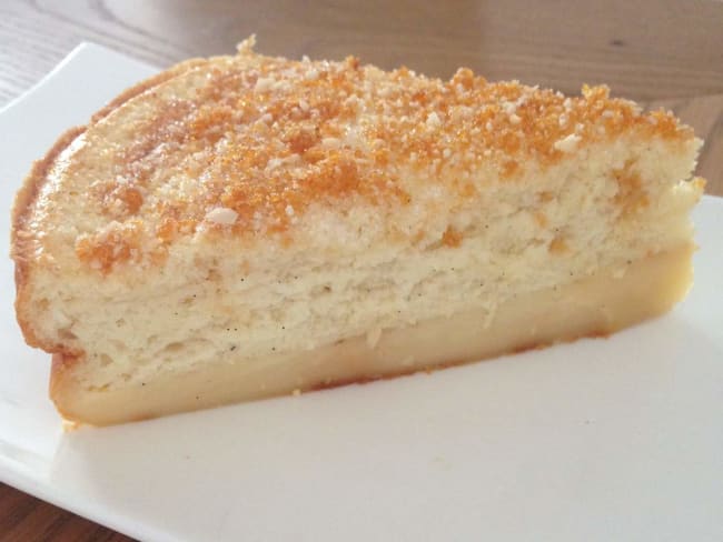 Gâteau magique vanille, caramel et amande