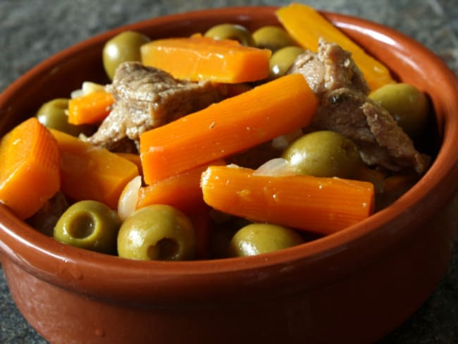 Sauté de veau aux carottes et olives au paprika