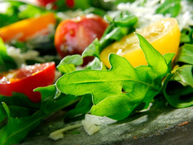 Gros plan sur une salade composée