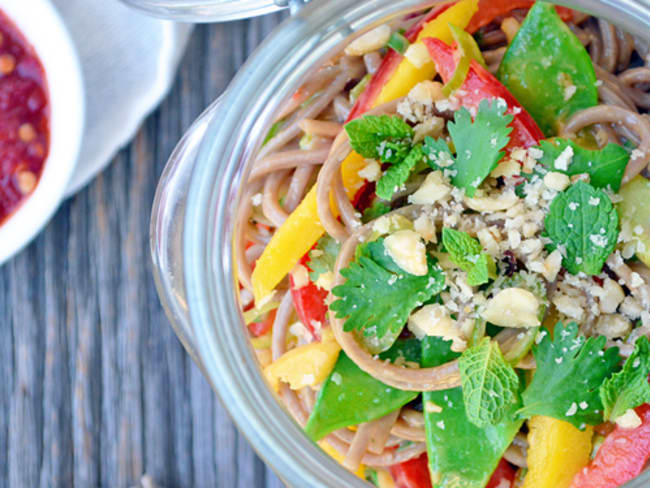 Salade de Nouilles de Soba avec Sauce aux Arachides