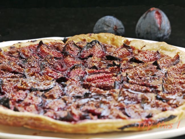 Tarte aux figues noires, amandes et à l'orange amère