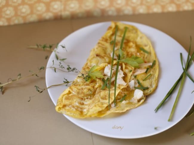 Petites omelettes au crabe et aux herbes