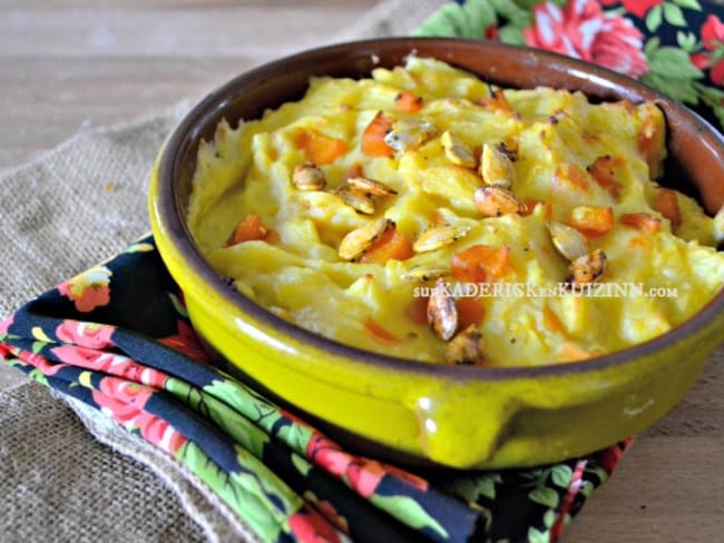 Hachis parmentier au potimarron et graines au curcuma