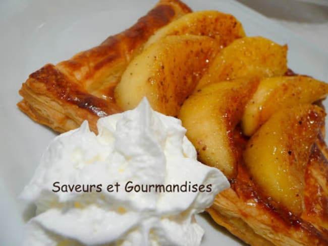 Tartes aux pommes chaudes.