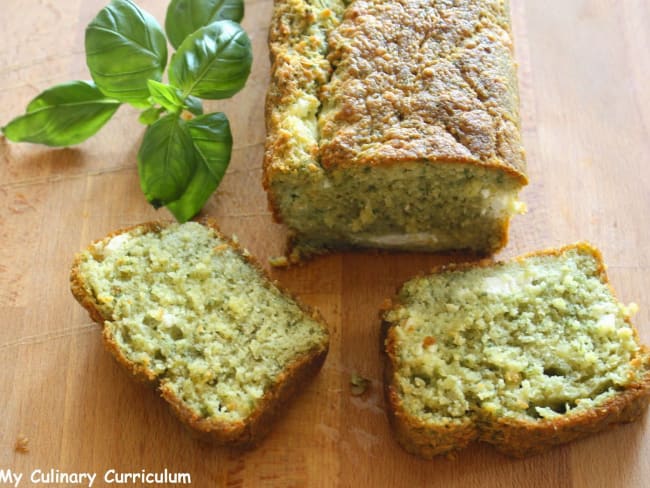 Cake au pesto de basilic et chèvre frais