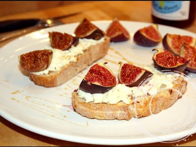 Tartines chèvre, figue et miel