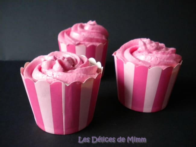 Cupcakes à la fraise bonbon pour Octobre Rose