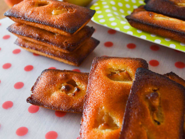 Financiers aux amandes et aux pommes caramélisées