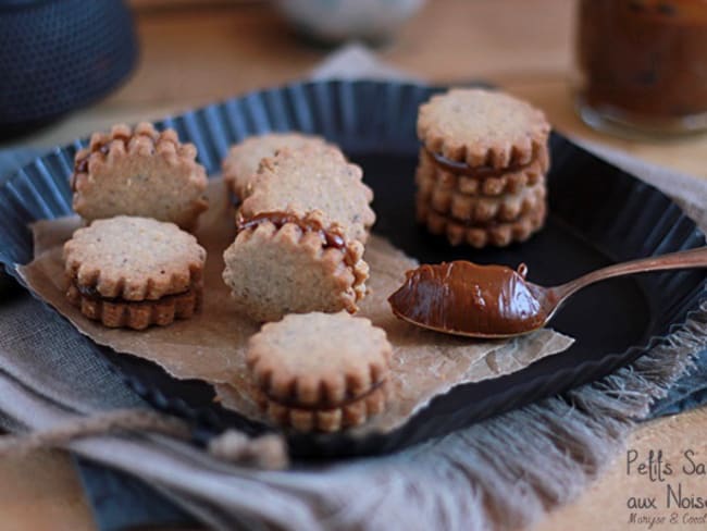 Petits Sablés aux Noisettes et Confiture de Lait