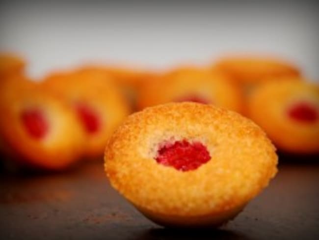 Mini financiers aux framboises