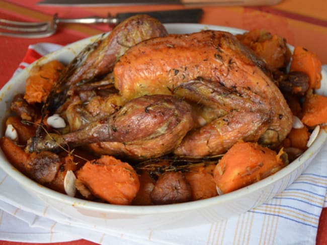 Pintade fermière rôtie et légumes d'automne